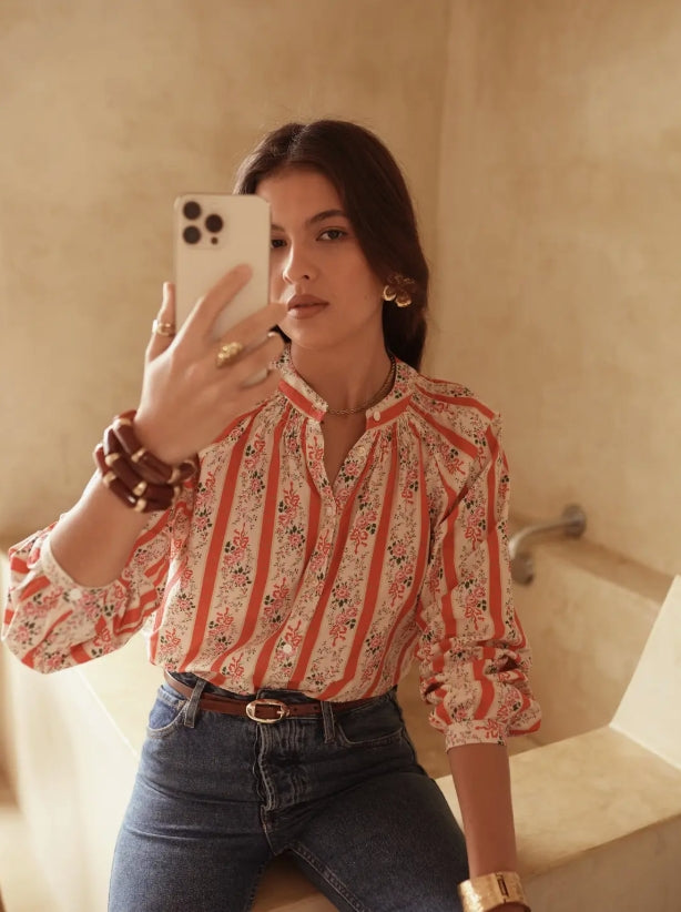 Chemise Kira In April 1986